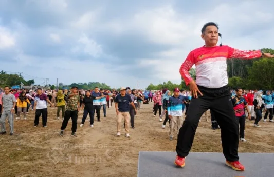 Senam Kemerdekaan PT TIMAH Meriahkan HUT ke-81 RI di Bangka Barat, Ratusan Peserta Antusias Ikut Serta