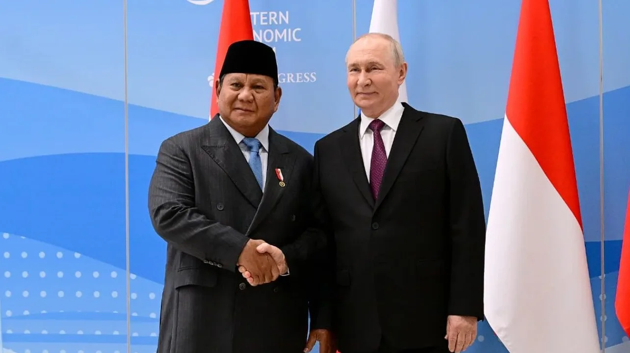 Presiden Prabowo dan Presiden Putin Bertemu di Vladivostok, Tegaskan Strategisnya Hubungan Indonesia-Rusia