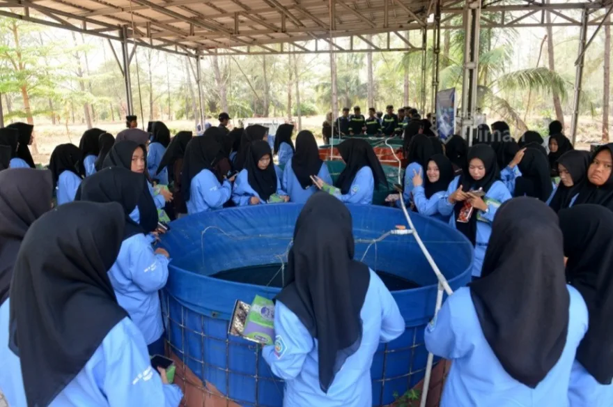 Siswa SMK IT Jamalullail Eksplorasi Kampoeng Reklamasi Air Jangkang PT TIMAH 