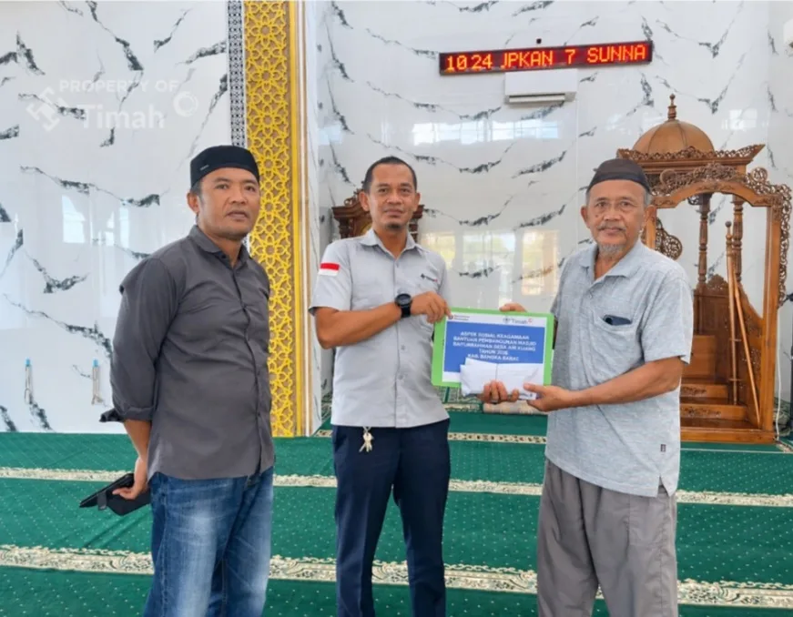 PT TIMAH Salurkan Bantuan untuk Masjid Baiturrahman di Bangka Barat