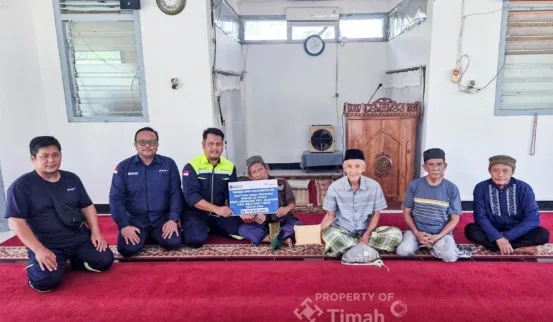 Sejak Tahun 1990 Belum Direnovasi, Masjid Al Fatah di Belitung Timur Terima Bantuan PT TIMAH