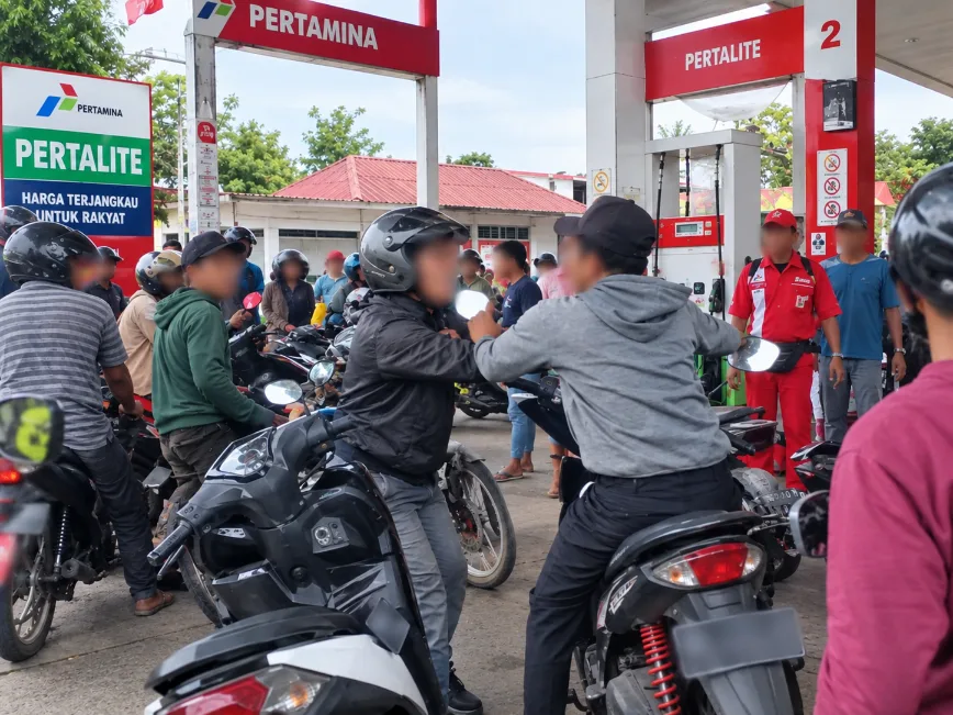 Dua Pengendara Diduga Adu Jotos di Tengah Antrean Pertalite SPBU di Toboali
